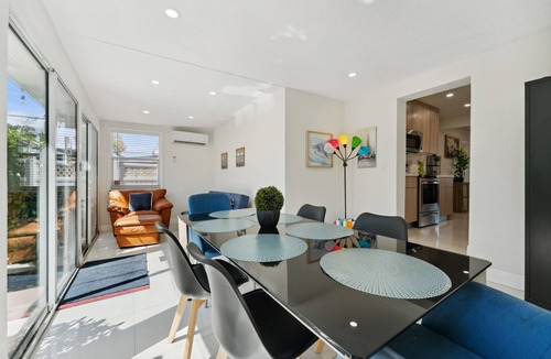 Oakland Park House | Modern Vacation Beach Home,Heated Pool, Tiki Hut & BBQ