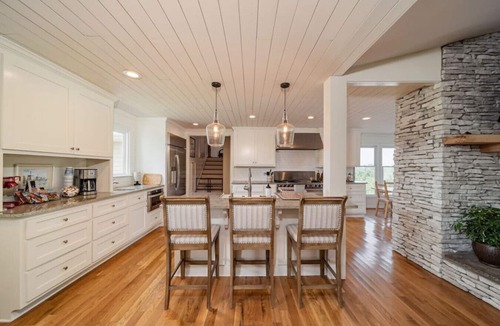 Easley House | Moments Happen Here: 10 acres