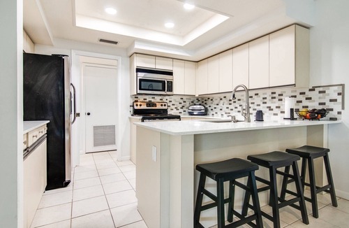 Fairway Village House | Monthly Stay | Dedicated Workspace | Wesley Chapel | 3BR, Near Tampa | Optional Resort Amenities