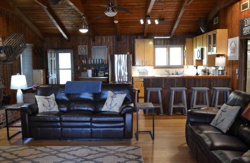 Midway House | Moonshine Cabin at Colonels Island- Riverfront w/Private Deepwater Dock