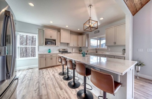 Hiawassee House | Mossy Oaks Grand-Outdoor Kitchen