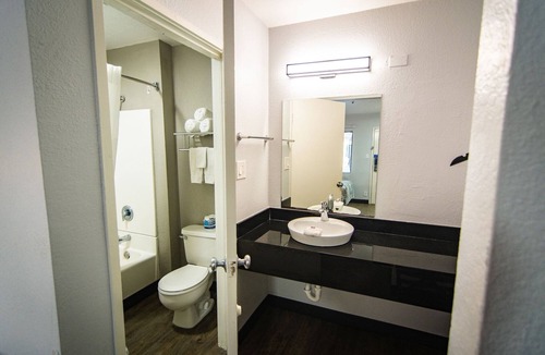 Fort Pierce Hotel | Motel 6 Ft. Pierce, FL, Fort Pierce