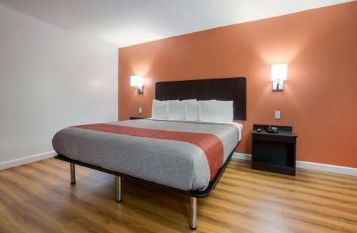 Suwanee Hotel | Motel 6-Suwanee, GA - Gwinnett Center