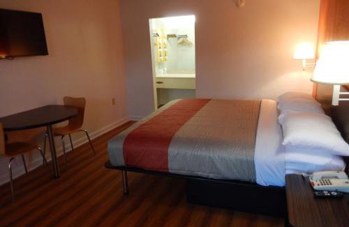 Warner Robins Hotel | Motel 6-Warner Robins, GA