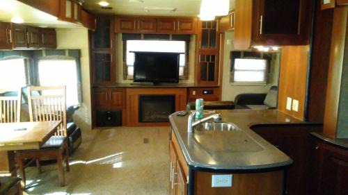 Pikeville Other | Mountain Camper at Howland's Hideout