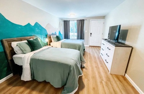 Townsend Hotel | Mountain Room at The Trailblazer Unit 6