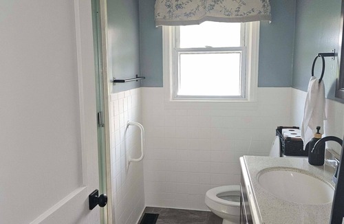 Tusculum Other | Mountain View Farmhouse: Antique Accents & Peaceful Heritage Charm