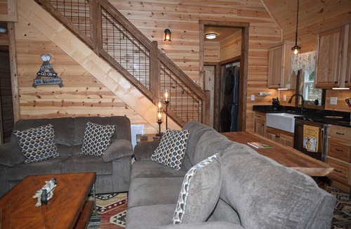 Brasstown Cabin | Mountain View Retreat New Cabin Hot Tub Close to Folk School Brasstown