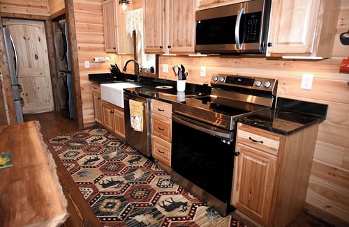 Brasstown Cabin | Mountain View Retreat New Cabin Hot Tub Close to Folk School Brasstown
