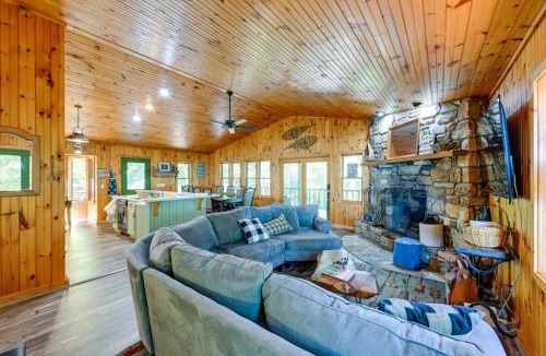 Cullowhee House | Mountain-View Retreat w Fire Pit EV Charger
