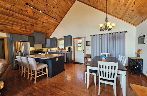 Murphy Cabin | Mountain Views All Year! Charming 3-Bed Cabin Just Minutes from Downtown