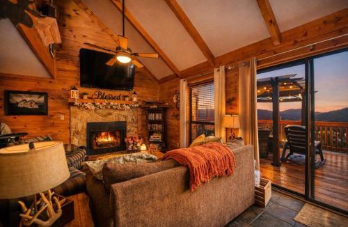 Almond House | Mountain Views | Hot Tub | Near Bryson City