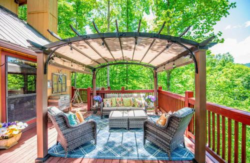 Almond House | Mountain Views | Hot Tub | Near Bryson City