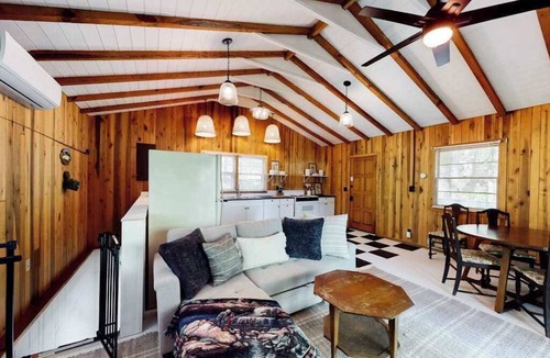 Topton House | Mountainside escape with Nantahala Lake views & serene deck - dog-friendly
