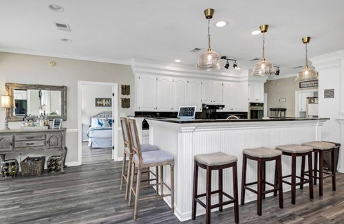 Leesville House | Murray Shores Getaway w/Kayaks + Sea-Doo for Rent