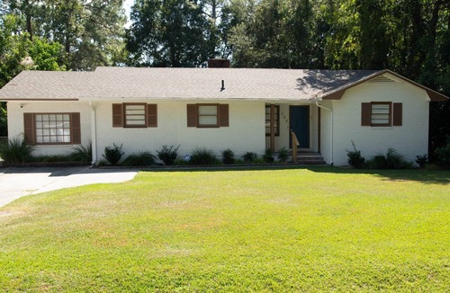 Statesboro House | Music on Marvin 2 Mins to GSU, Shopping, and Food