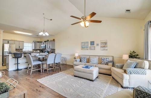 Socastee Condo | Myrtle Beach Condo w/Large Balcony & Pool Access