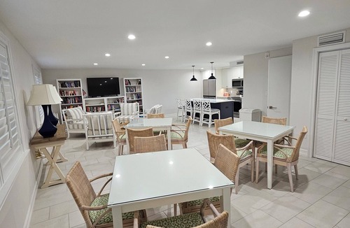 Moorings Condo | Naples 2-bedroom Condo for Lease w/Stunning Water Front Views & Spacious Living!
