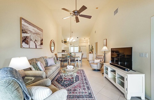 Ole Condo | Naples Condo 10 Mi to Beach: Pool & Hot Tub Access