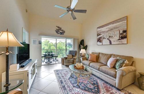 Ole House | Naples Condo 10 Mi to Beach: Pool & Hot Tub Access