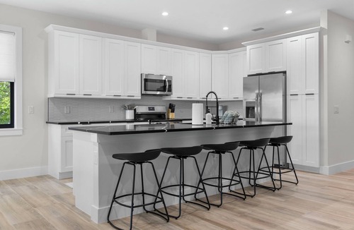 East Naples House | Naples Getaway by Beaches & Pickleball Courts & Botanical Gardens