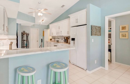 Crown Pointe House | Naples Oasis |Heated Pool |3BR /2 BA |4miles to Beach | Dog Friendly