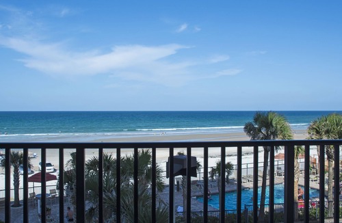 South Peninsula Historic District Hotel | Nautilus Inn