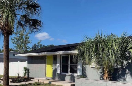 Bradenton House | Near Beaches & IMG Academy, Mins to Downtown