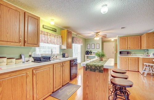 Saint Helena Island House | Near Historical Sites: Quiet St Helena Island Home