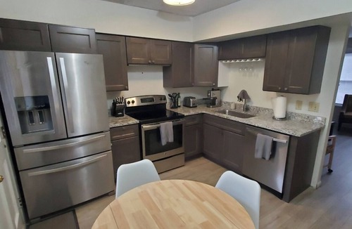 Southwest Raleigh House | Near NCSU, State Fair, RDU & RTP-2BR +Fire Pit+Fenced Yard+Ample Private Parkng