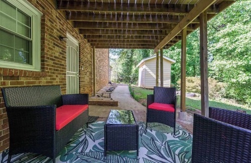 Stone Mountain House | Never wanna "LEAF"