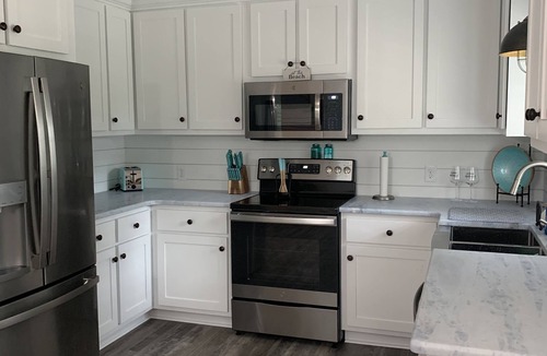 Cape Carteret House | NEW 2024 in ground pool! House near Emerald Isle