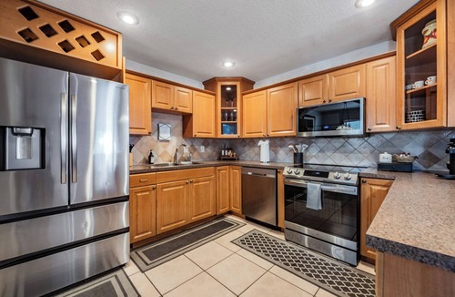 St. Petersburg - Clearwater House | NEW 4BR Spacious Retreat | Fire Pit + Game Room