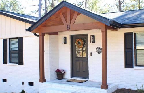Aiken House | NEW Aiken Retreat I Firepit I Hot Tub I Near Dtwn