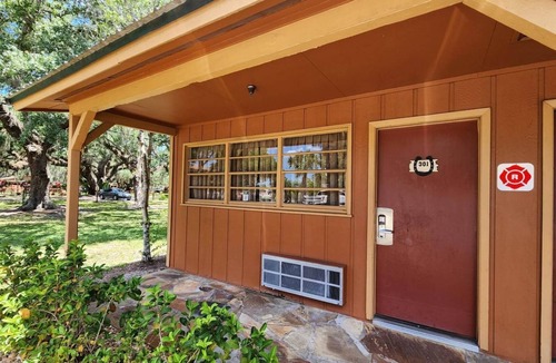 River Ranch Cottage | NEW at River Ranch! First Floor, Corner Private Cottage with Screened Porch! 301