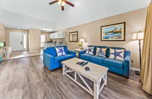Fairfield Harbour Apartment | New Bern Lakeside Getaway-Modern 2BR Apartment with Resort Amenities