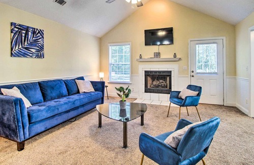 Hinesville House | NEW! Bright Hinesville Home w/ Yard: Pet Friendly!