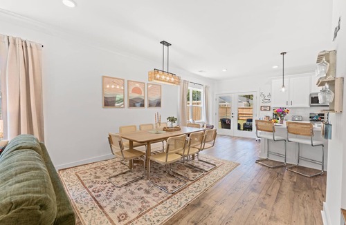 Charleston House | NEW BUILD | 10 Mins to Folly | 4 BR, 10 Guests