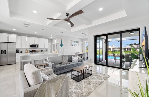 Mariner Villa | New build from 2023 impresses with its modern yet cozy interior and heated pool