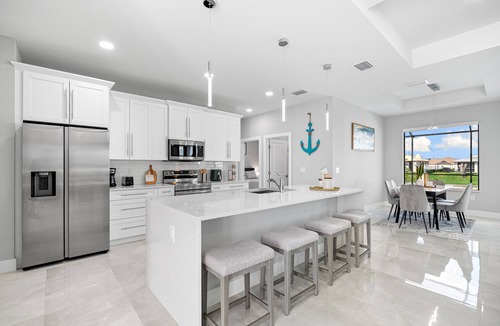 Mariner Villa | New build from 2023 impresses with its modern yet cozy interior and heated pool