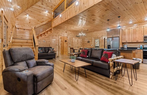 Wears Valley Cabin | New Build*Wears Valley*Sleeps 11*Hot Tub*Relaxing