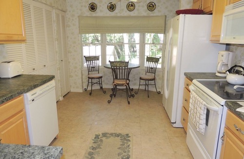 Indian River Shores Condo | NEW Coastal Chic 2bd2ba Condo Overlooking Pristinely Landscaped Tropical Grounds