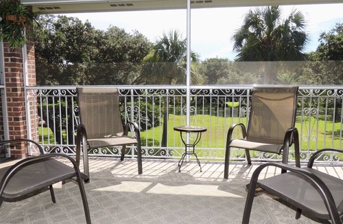 Indian River Shores Condo | NEW Coastal Chic 2bd2ba Condo Overlooking Pristinely Landscaped Tropical Grounds