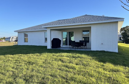 Mariner House | New Construction Home w/Lanai & Large Backyard
