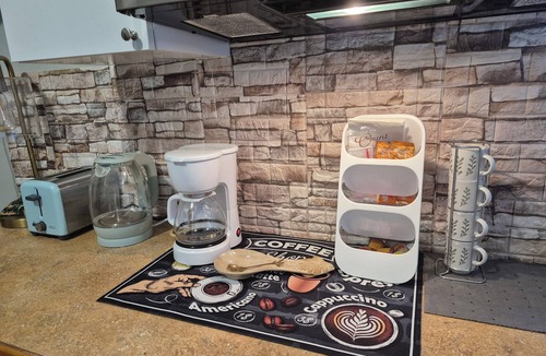 Saint Cloud Cottage | New cottage retreat in St. Cloud with WiFi, AC.