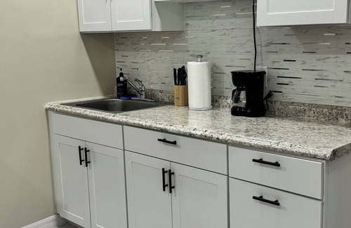 Bloomingdale House | New cozy apartment with bathroom and kitchen in Tampa