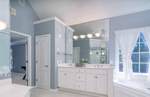 Duluth House | NEW! Duluth 4-Bedroom Home w/Heated Pool/HotTub