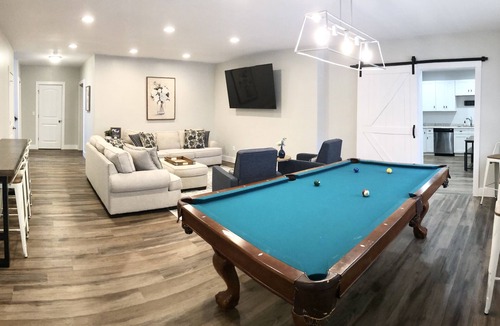Easley House | New Guest Apartment- Pool, Hot Tub, Fire Pit, Air Hockey, Pool Table & Kids Area