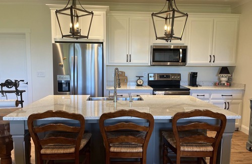 Eagles View House | New Home with Beautiful Mountain Views