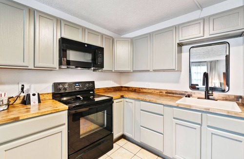 Townsend Hotel | New King Suite with Fireplace & Kitchenette